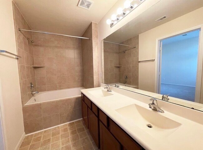 Building Photo - 8318 Greys Ln