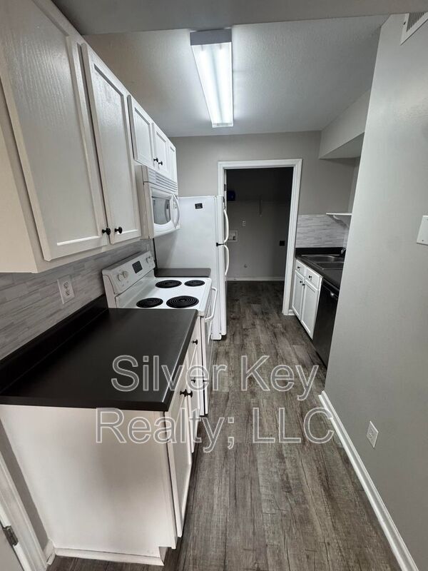 Building Photo - 236 Willow Creek Drive