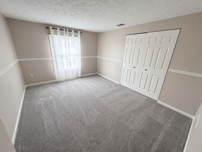 Building Photo - 823 Stratford Way