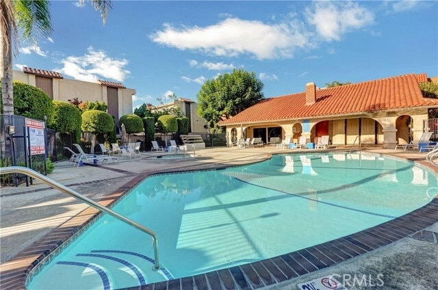 Building Photo - 1711 Grismer Ave