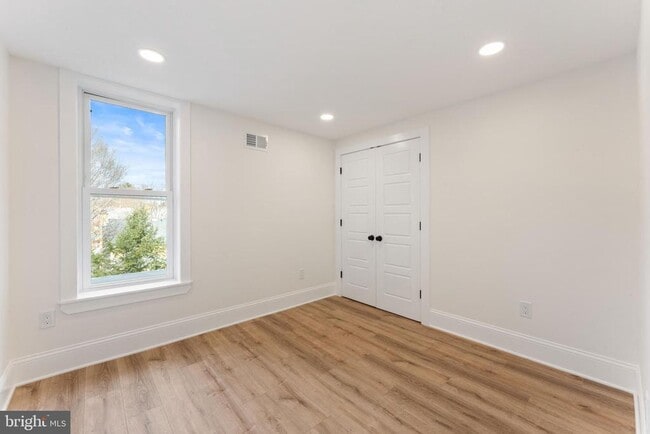 Building Photo - 209 Merion Ave