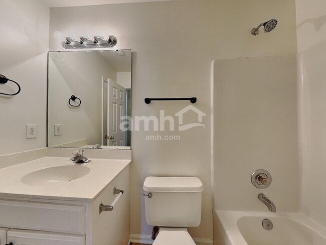 Building Photo - 4905 Heritage Woods Ct