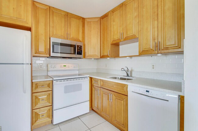 Building Photo - 175 Valencia H