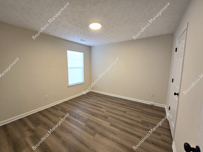 Building Photo - 4593 Parkway Cir