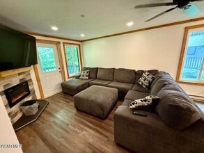 Building Photo - 143 Deer Run Ln