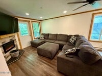 Building Photo - 143 Deer Run Ln