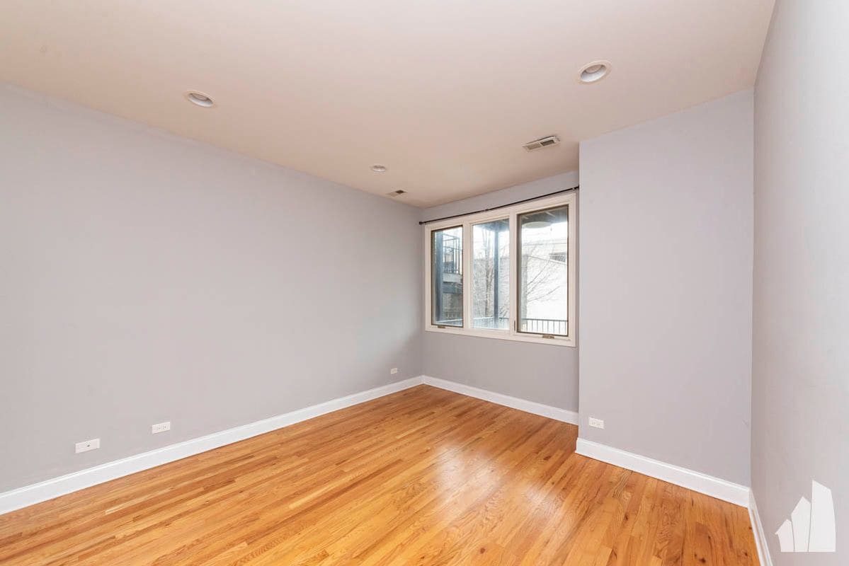 Building Photo - 1133 W Addison St