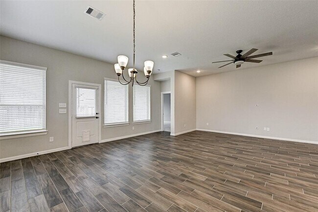 Building Photo - 25403 Kidwiler Dr