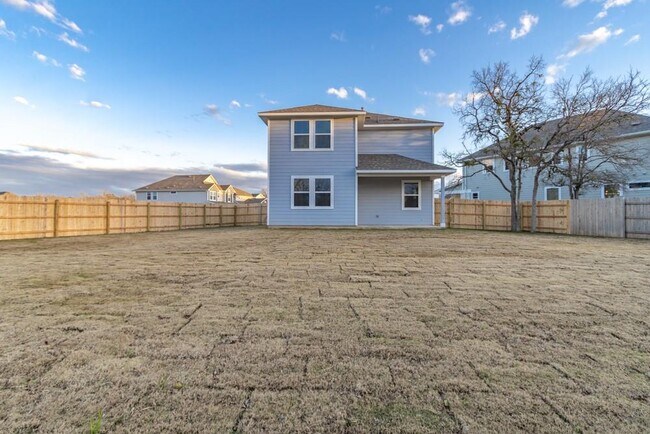 Building Photo - 213 Riverhill Cv