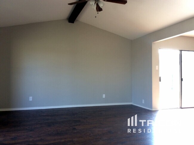 Building Photo - 4121 Blackwillow Dr