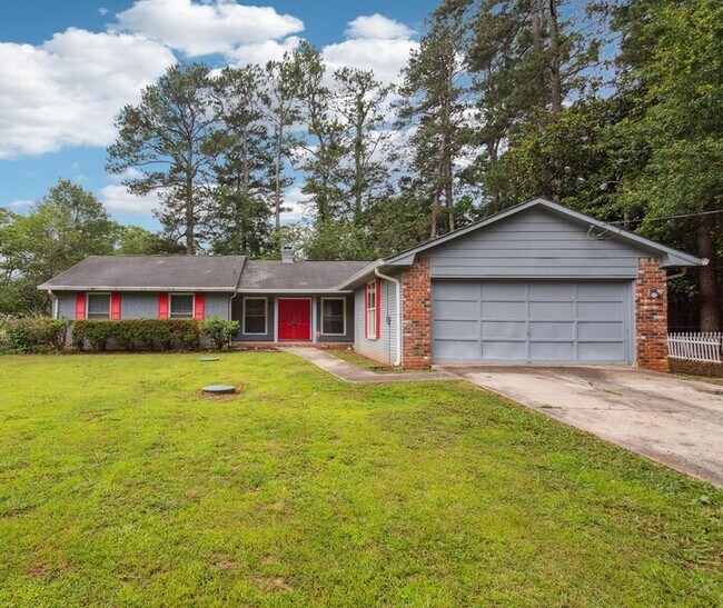 Primary Photo - Exquisite Elegance at 2173 Martin Way: Unv...