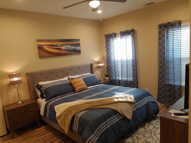 Building Photo - 4926 Weeping Willow Rd