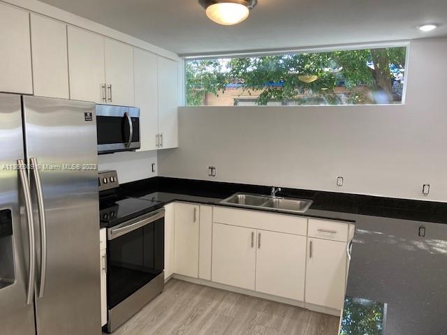 Building Photo - 177 E 16th St