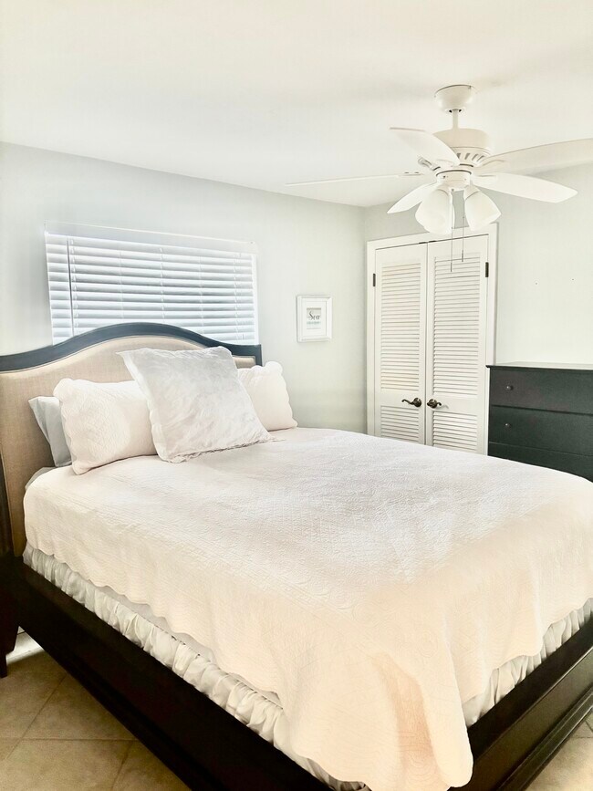 Building Photo - 381 Delido Ct