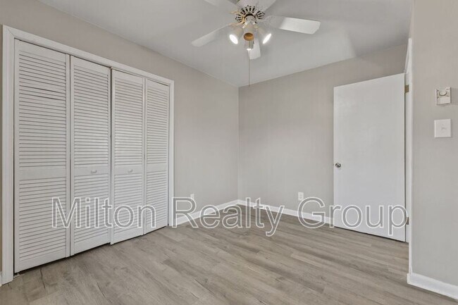 Building Photo - 329 S McPherson Church Rd