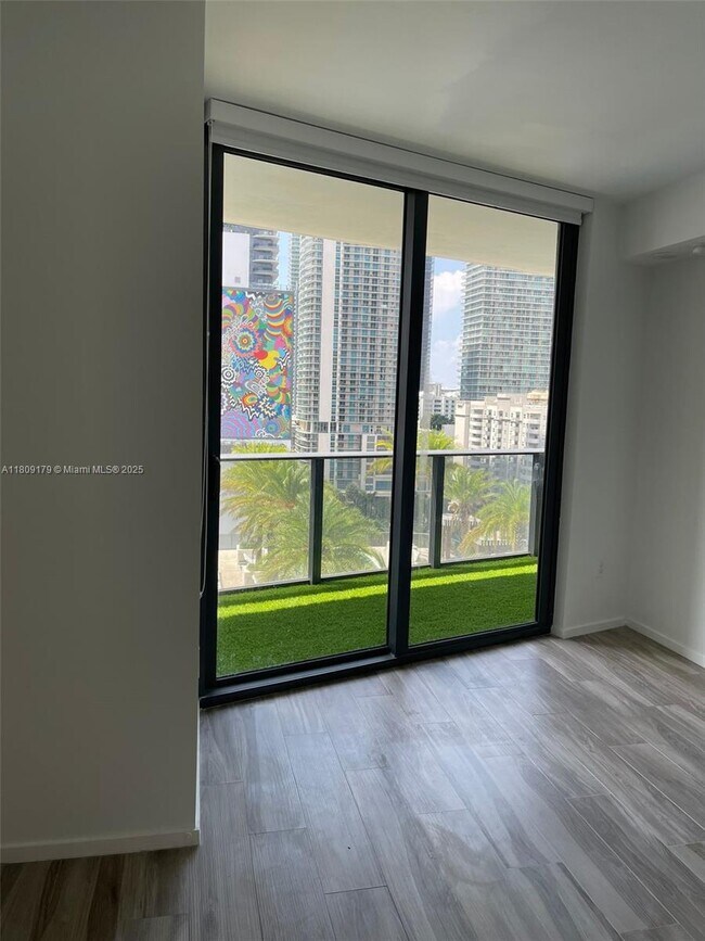 Building Photo - 801 S Miami Ave