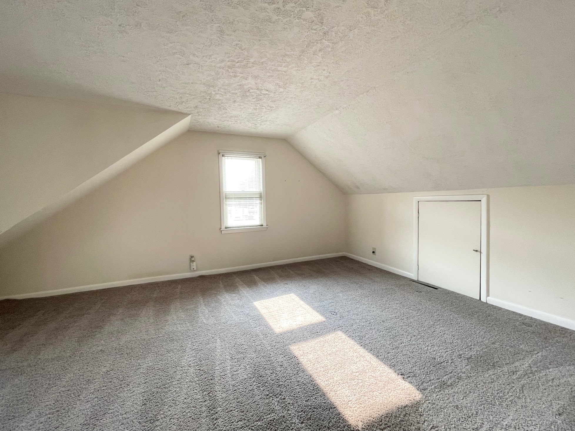 Bedroom 1 - 3392 Howlett Hill Rd