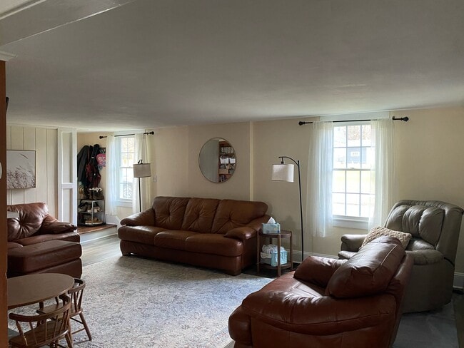 Family room - 24 S Main St