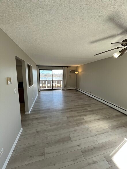 Building Photo - 5 Parkside Ct