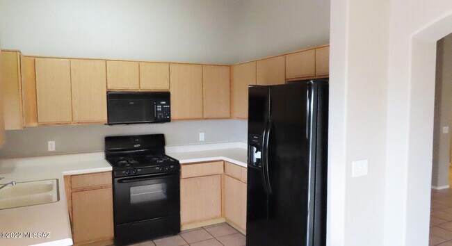 Building Photo - 4641 S Fenwick Dr