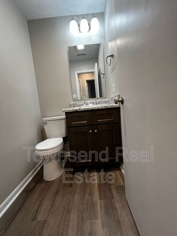 Building Photo - 1437 Ireland Dr