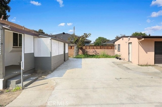 Building Photo - 270 S Burton Ave