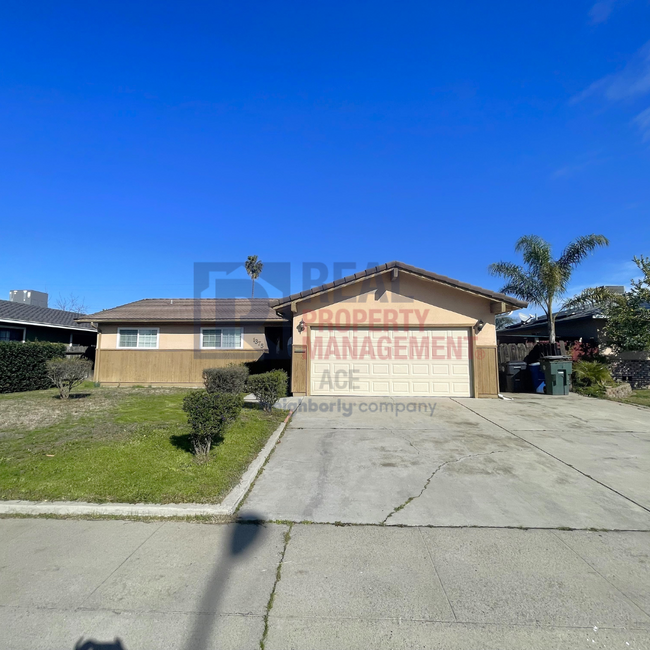 Building Photo - Nice Family Home Near Schools, Transportat...