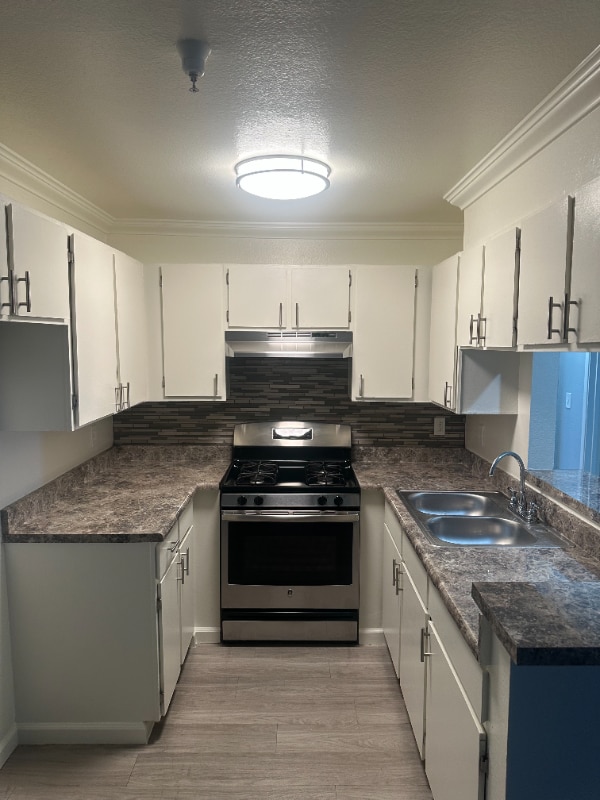 Building Photo - 5811 Tujunga Ave