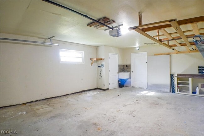 Building Photo - 2221 Cape Way