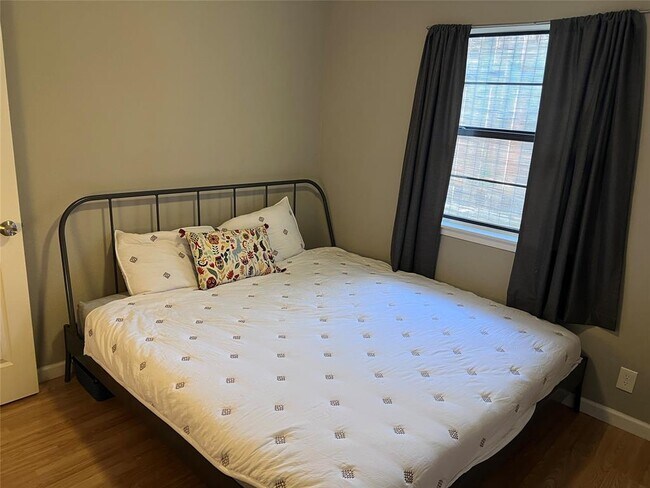 Building Photo - 5710 Signal Point