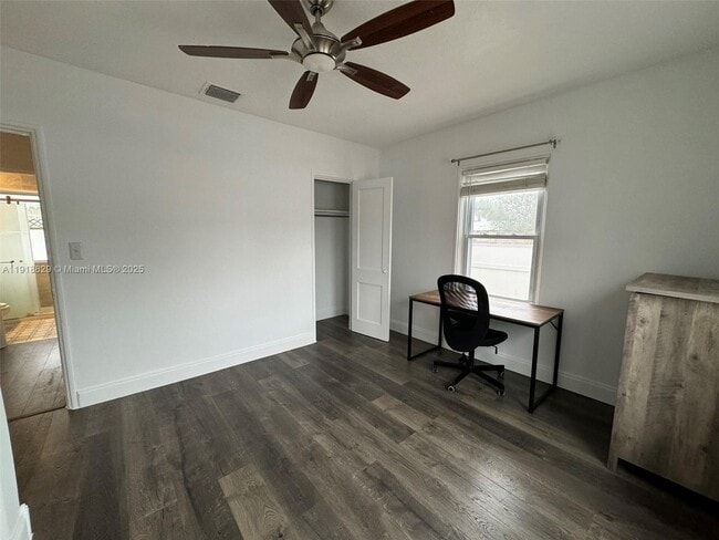 Building Photo - 2309 Van Buren St