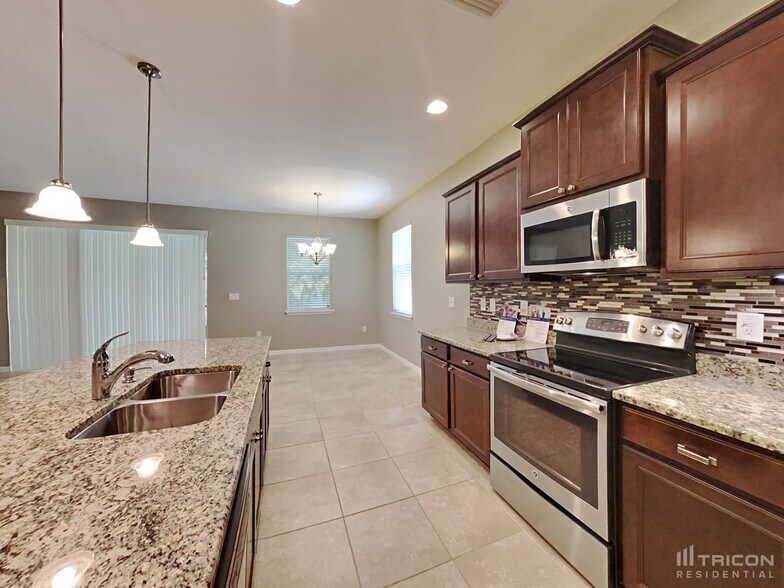 Building Photo - 11417 Warren Oaks Pl