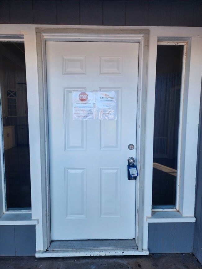 Building Photo - Move in ready!