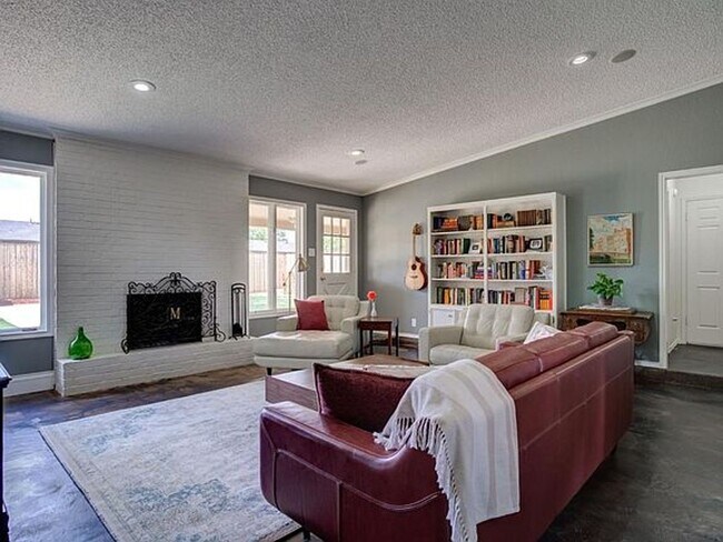 Building Photo - Southwest Lubbock Home
