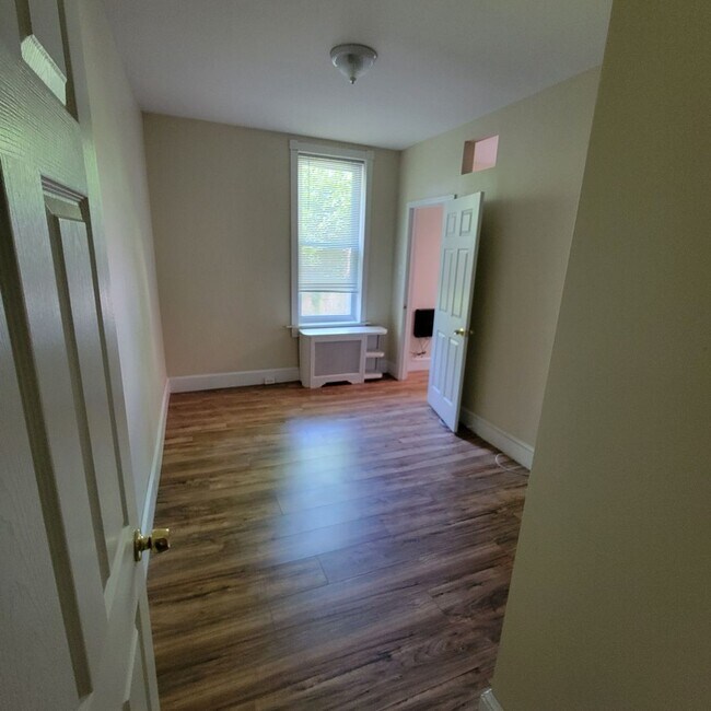 Building Photo - 7128 Boyer St