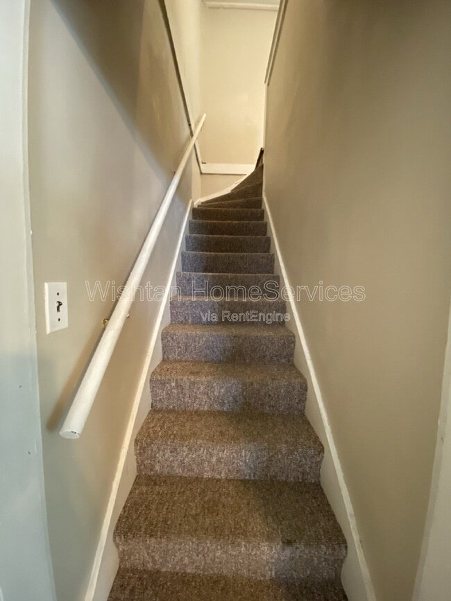 Building Photo - 405 W Murray St