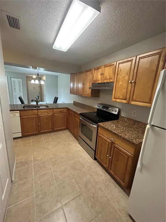 Building Photo - 636 Kenwick Cir