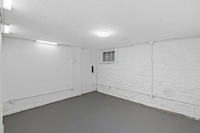 Building Photo - 6840 Plateau Ave