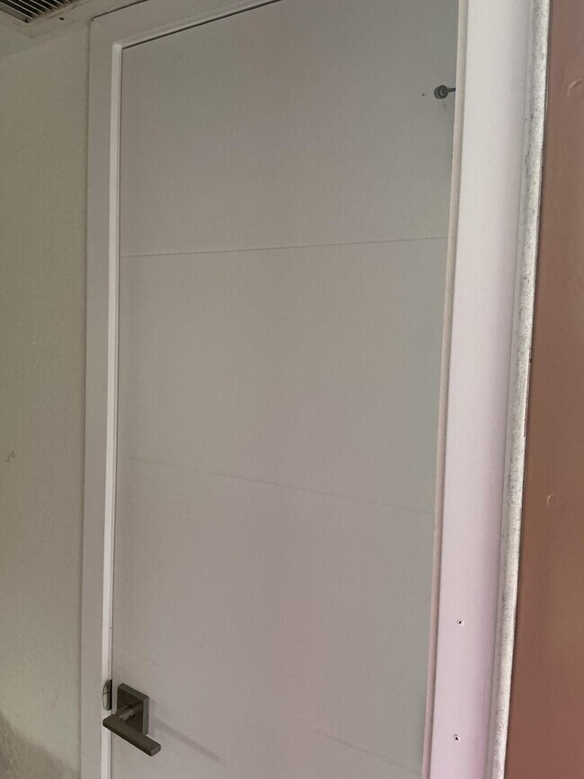 Building Photo - 2850 Carambola Cir S