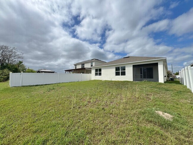 Building Photo - 632 Autumn Stream Dr