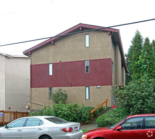 Building Photo - 4259 8th Ave NE