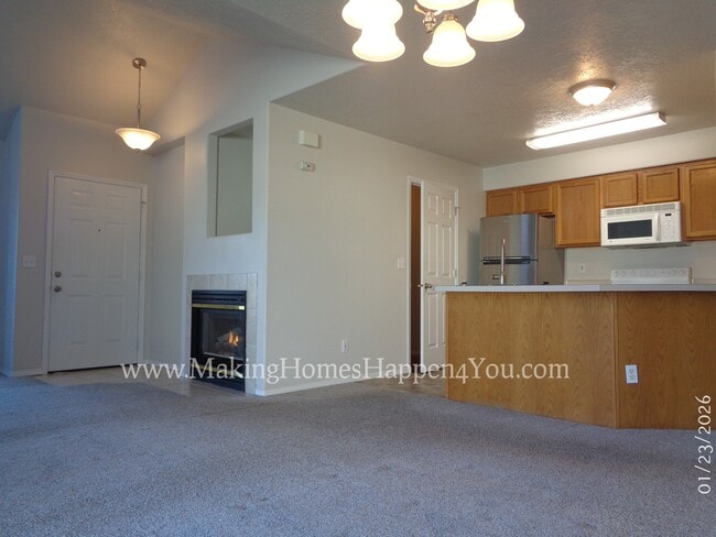 Building Photo - 7475 Parkplace Dr NE