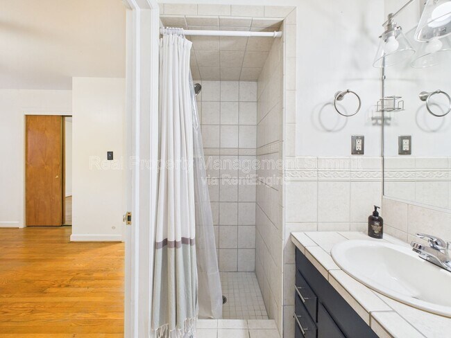 Building Photo - 1508 Chesley Pl