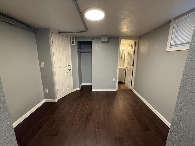 Building Photo - Chic Urban Studio in the heart of Denver!