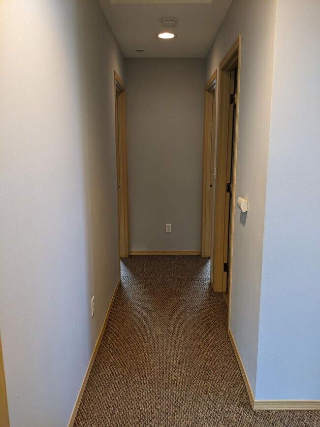 Building Photo - Upgraded Home in DuPont