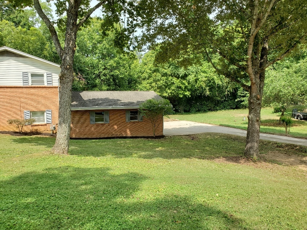 Side Yard - Right View - 4521 Mellowood Cir