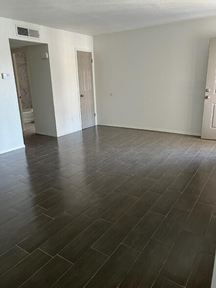 Building Photo - 10434 Seawood Dr