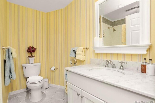 Building Photo - 12 Signal Ln