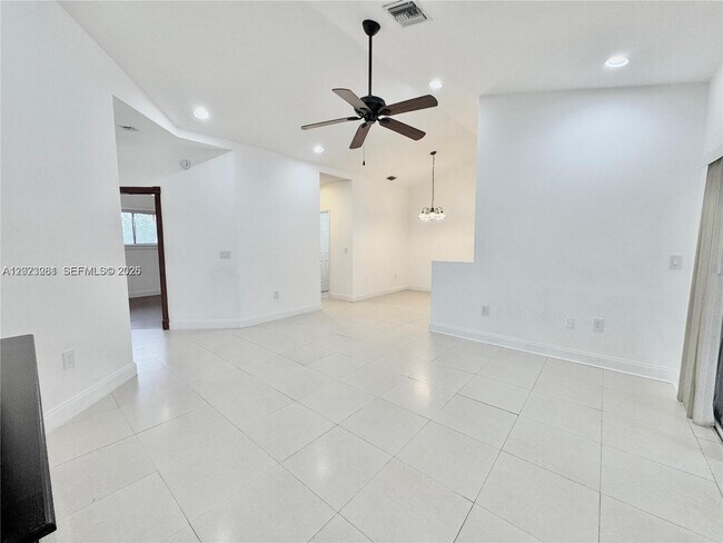 Building Photo - 16320 Malibu Dr