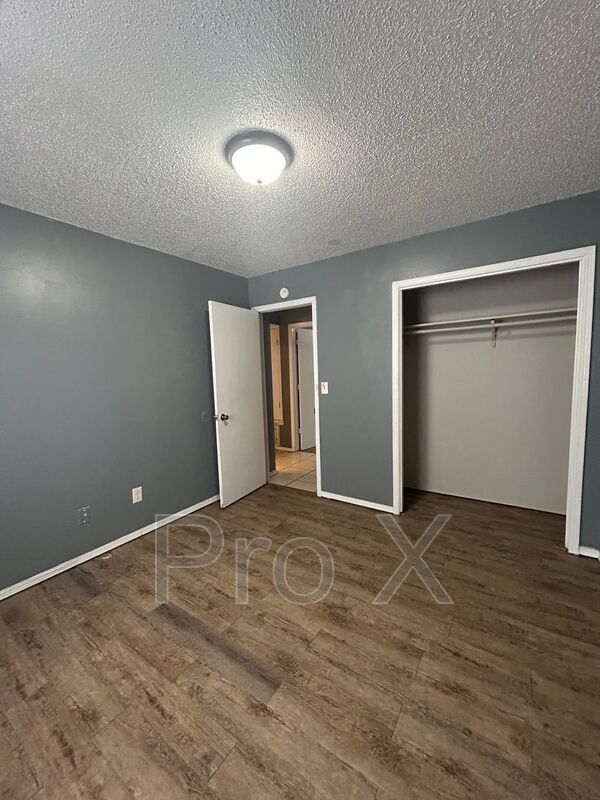 Building Photo - 1605 Juniper Cir